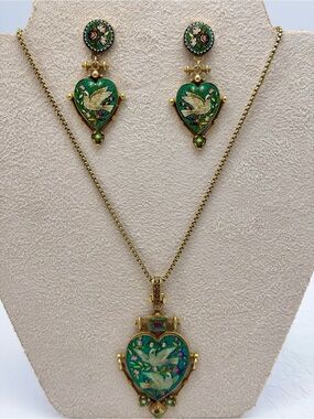 Victorian Style Green Enamel Dove Heart Pendant Necklace & Earrings